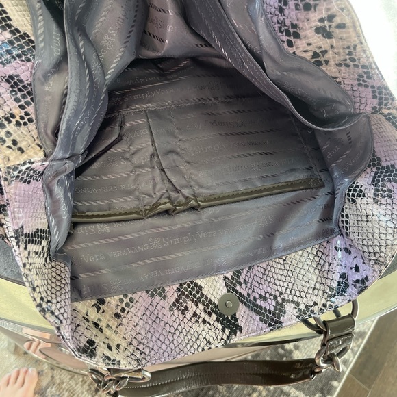 A assortment of handbags all❤️ as is ❤️and various colours and styles as shown - Picture 5 of 17